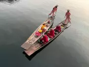 Stunning iPhone photo captures Myanmar lake life and skilled fishers