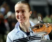 Svitolina Defeats Gauff to Win Italian Open After Eight-Year Gap