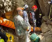 Thai Divers Join Laos Cave Rescue for Seven Trapped for Five Days