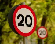 Thinktank urges UK to cut speed limits to ease Iran war impact