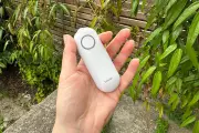 Tiny Device Relieves Mosquito Bite Itch in Seconds Using Heat Therapy
