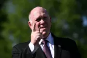 Tom Homan Threatens New York with Massive ICE Surge After Hochul Clash