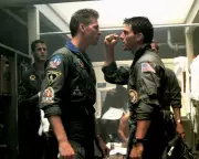Top Gun Review: Tom Cruise's Testosterone-Swamped Classic Endures