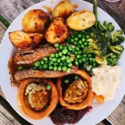 Traveller Tries Sunday Roast in Bangkok Pub, Says It Rivals UK Versions