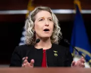 Trump Administration Faces New Challenges on China, Iran, and Redistricting