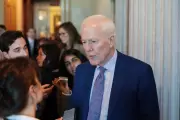 Trump Gas Tax Relief Plan Stalls in Congress Amid War Concerns