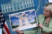 Trump Team Explores Fast-Tracking Giant Arch via Existing Contract