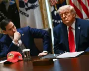Trump Threatens Oman Over Strait of Hormuz Access