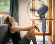UK Must Install Air Conditioning in Care Homes and Hospitals Within 10 Years, Warns Climate Committee