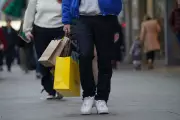 UK Retail Sales Plunge 1.3% in April, Sharpest Drop in Nearly a Year