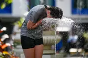 UK Set for Hottest Bank Holiday Weekend with Potential Record 33C