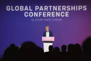UK Warns of Global Food Crisis Over Iran Strait Blockade at Aid Conference