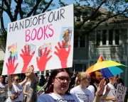 US Book Bans Surge: Censorship Reshapes What Young Americans Can Read