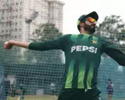 Usman Tariq: Pakistan Spinner Embraces Scrutiny in T20 Blast Debut