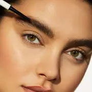 Victoria Beckham's Brow Pencil Praised for Creating Natural-Looking Hairs