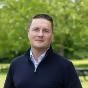 Wes Streeting Pledges to Revive Sure Start in Labour Leadership Bid