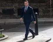 Wes Streeting Prepares Leadership Challenge Against Keir Starmer