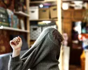 Why Can't Cardigans Be Sewn Inside Out to Avoid Bobbling?