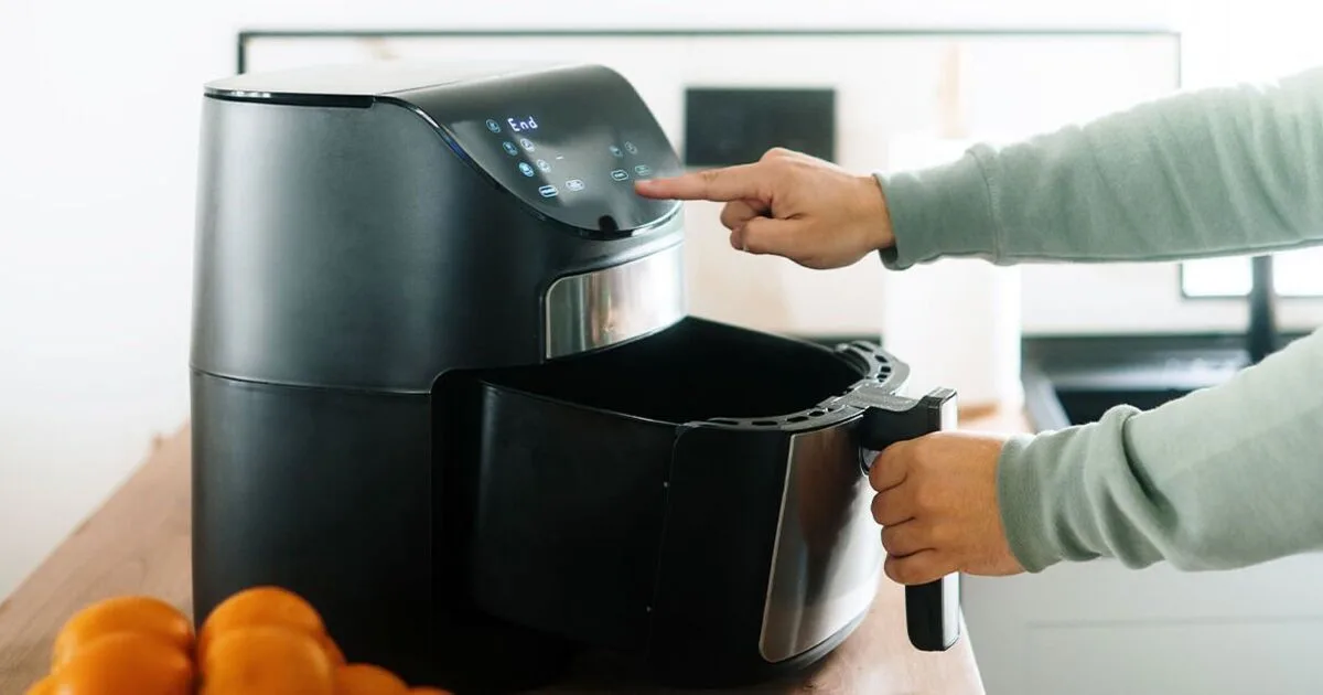 Air Fryer Cleaning Hack: Sparkling Results in 20 Minutes