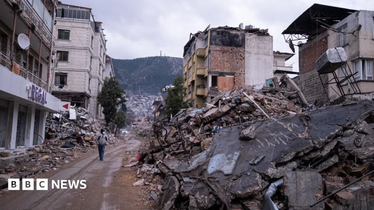 New 6.4 Magnitude Earthquake Strikes Turkey, Killing Six