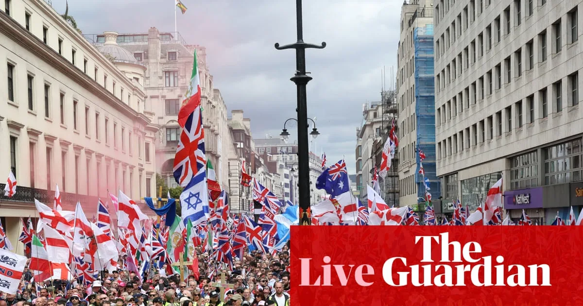Tens of Thousands March in London Amid Far-Right and Pro-Palestine Protests
