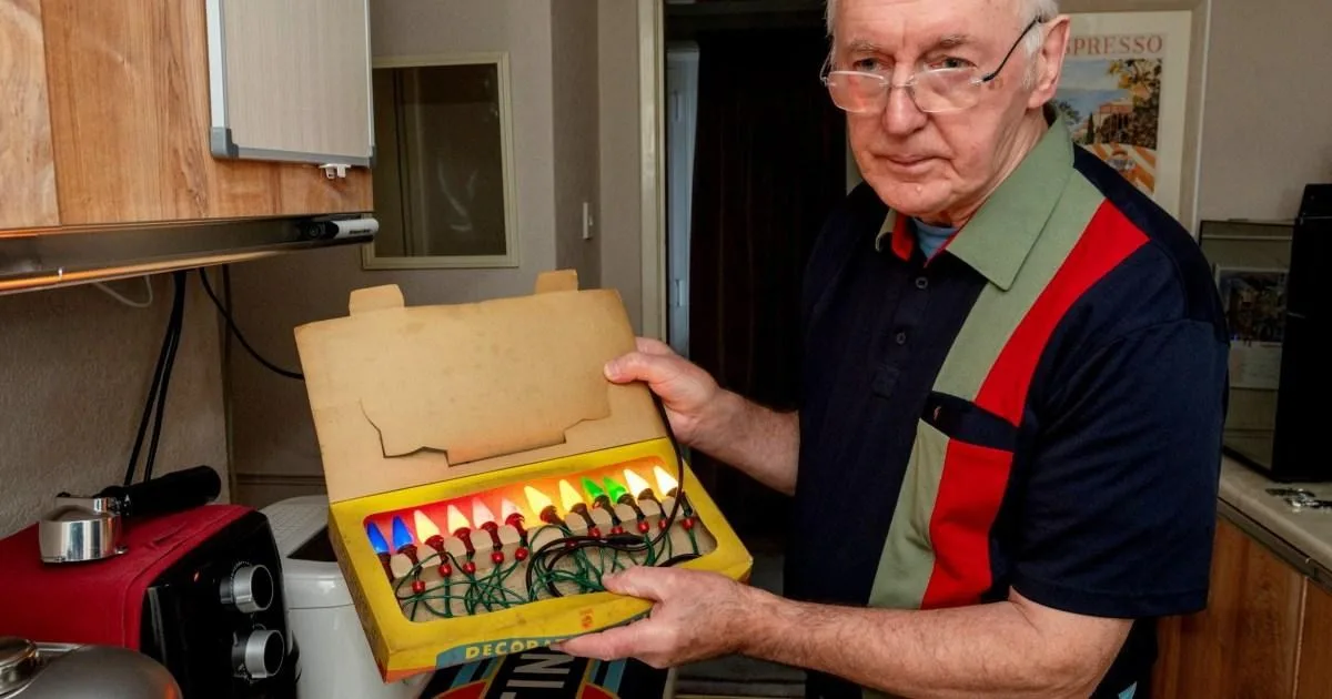 69-Year-Old Christmas Lights Still Working in Scunthorpe