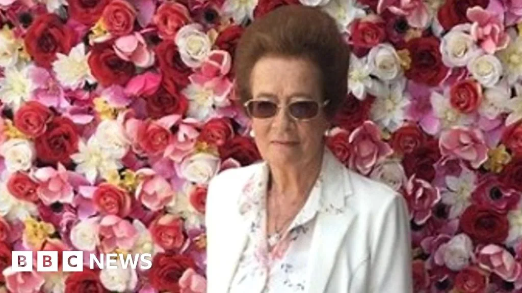 Eighty-Year-Old Instagram Fashion Icon Gains 35k Followers