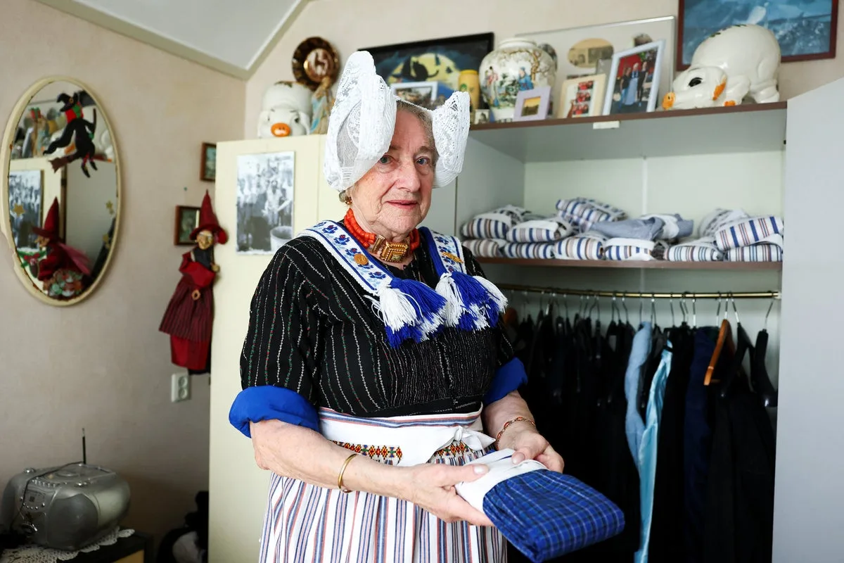 85-Year-Old Woman Is the Last to Wear Traditional Dutch Costume Daily