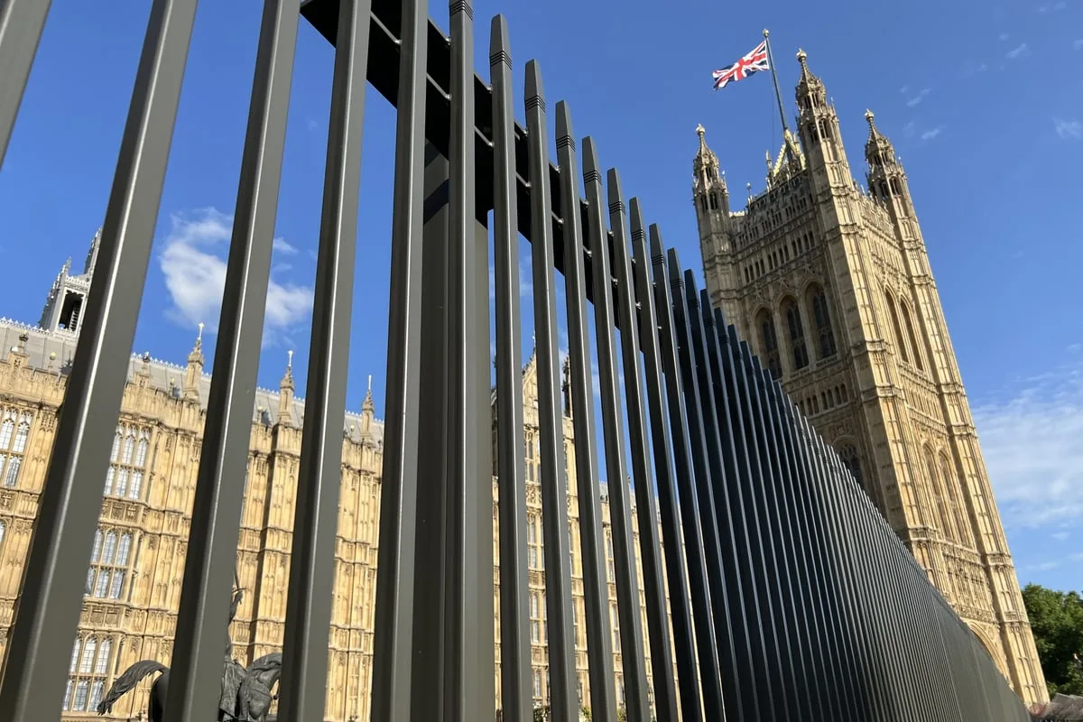 No Watch Towers Planned for New Thames Security Fence, Lords Told
