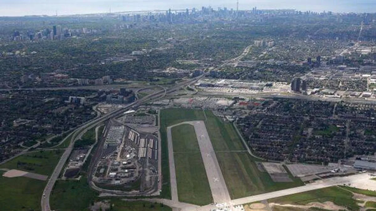 Abandoned Toronto Airport to Become £16bn Mega City with 30,000 Homes