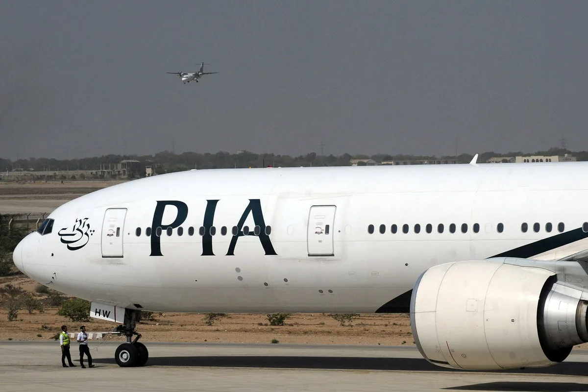 Pakistan International Airlines Tells Cabin Crew to Lose Weight or Face Grounding