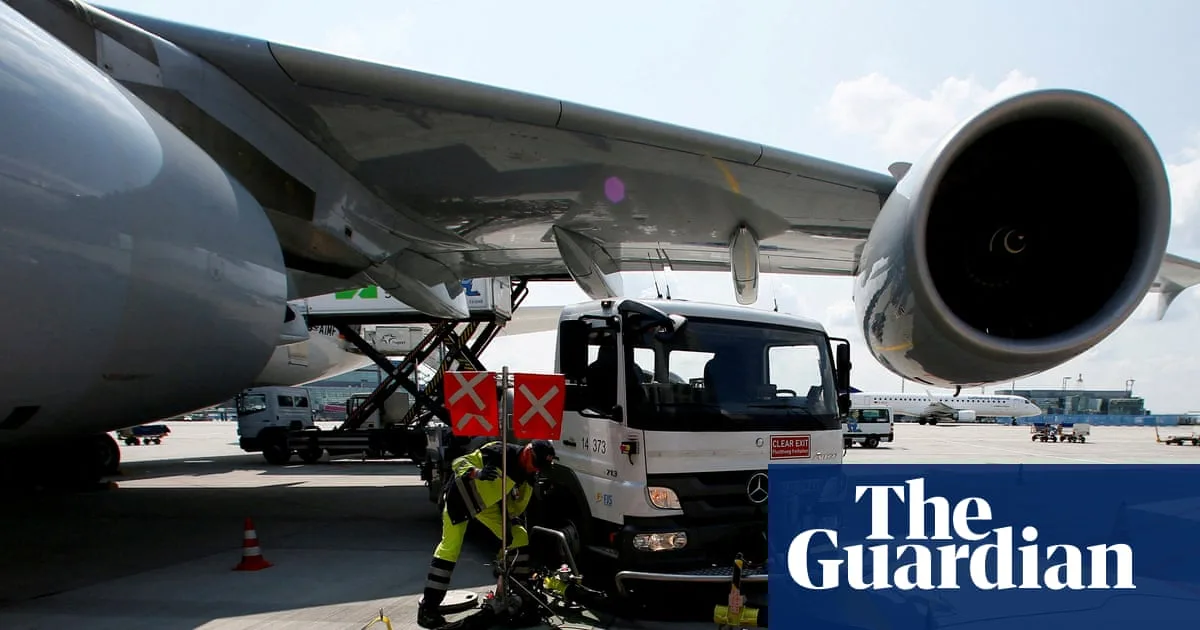 EU Says Airlines Must Compensate Passengers for Fuel Crisis Cancellations