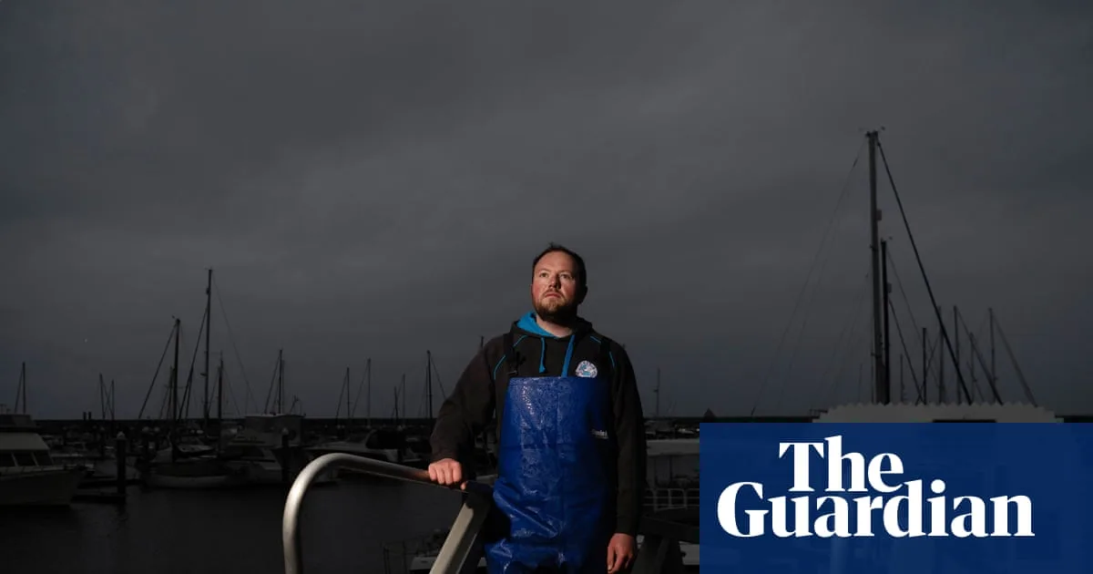 Algal Bloom Devastates South Australia's Fishing Industry