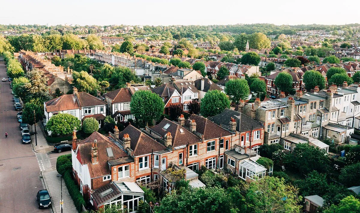 American Couple Baffled by Quirks of British Homes in Viral TikTok