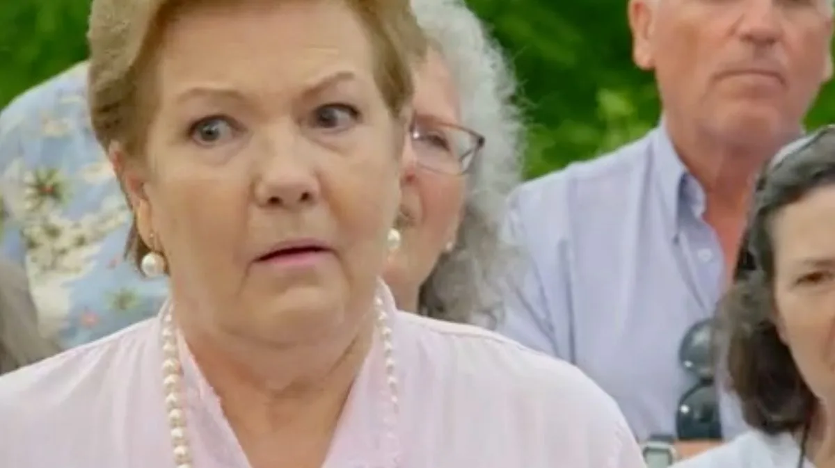 Antiques Roadshow Guest Stunned as Family Brooch Valued at £20,000