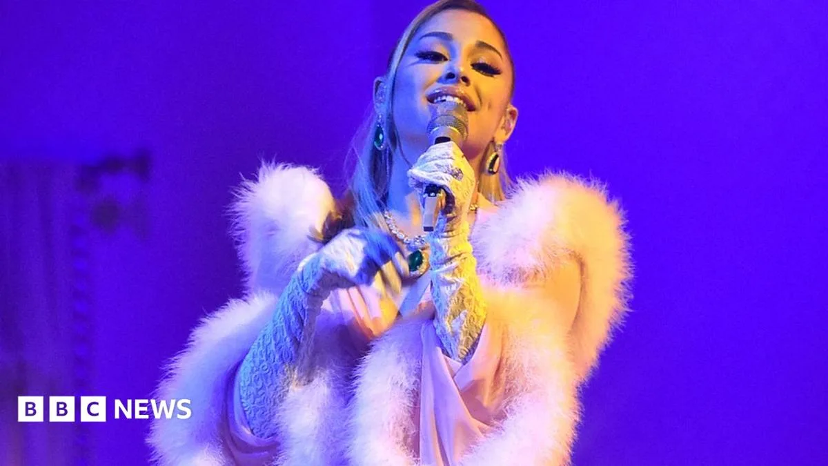 Ariana Grande Urges Fans to End Body Shaming