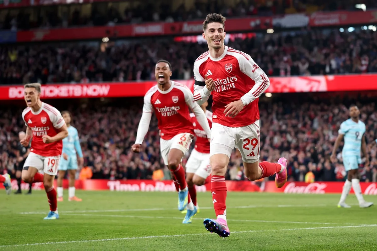 Arsenal Edge Burnley 1-0 to Close in on Premier League Title