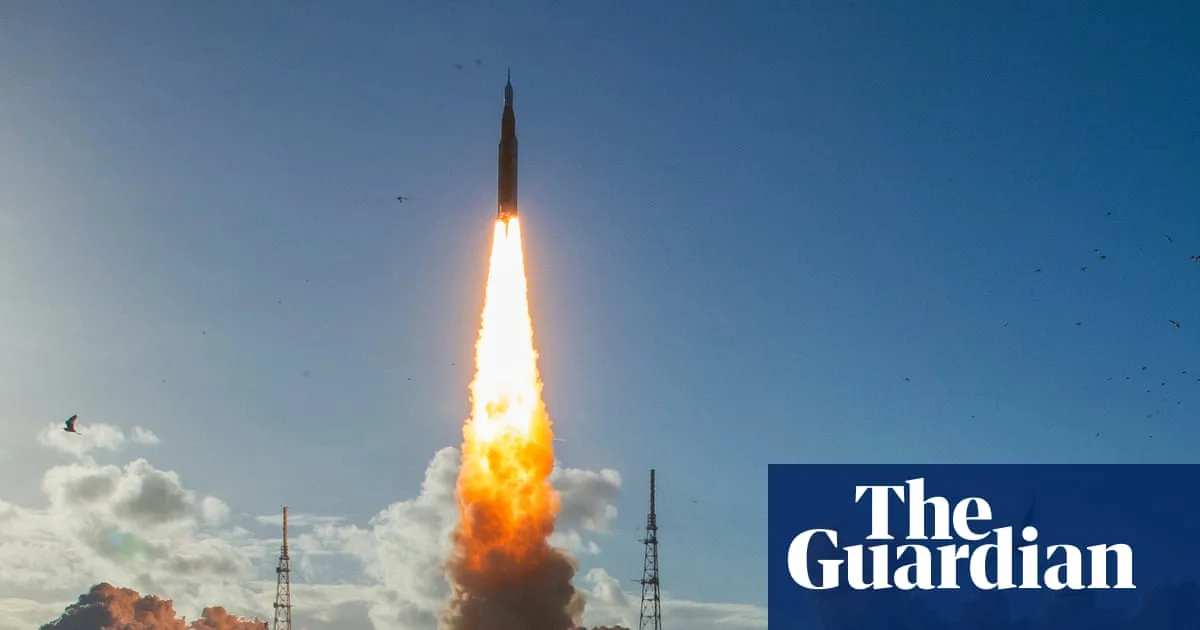 Artemis II astronauts set course for moon in historic lunar flyby