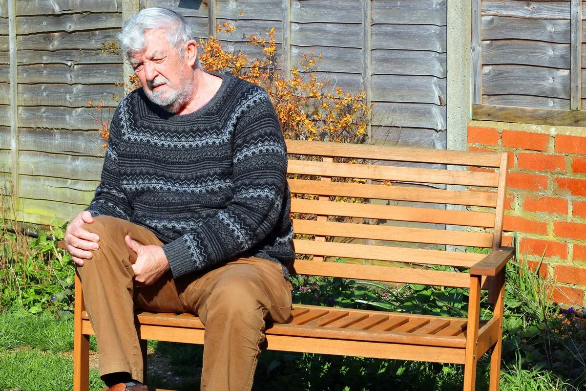 Arthritis in Over 60s: Key Symptoms and When to Seek Help