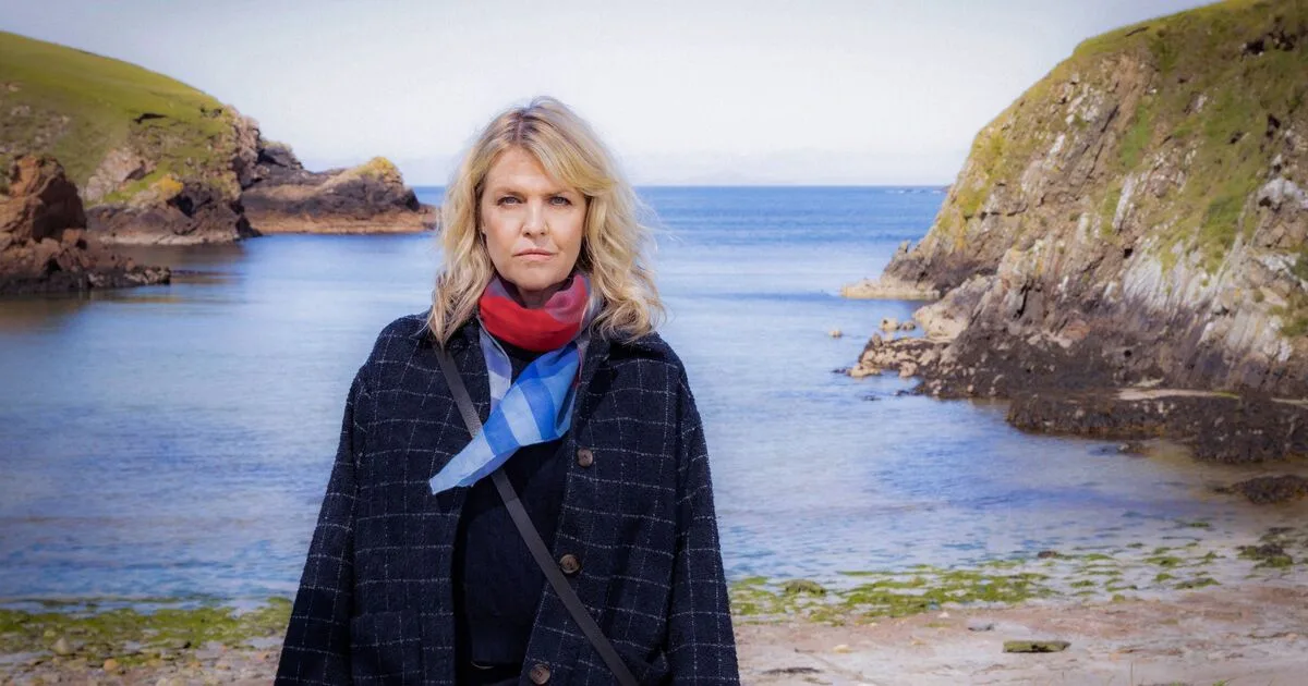 Shetland Star Ashley Jensen on Leaving LA for Son's Stability