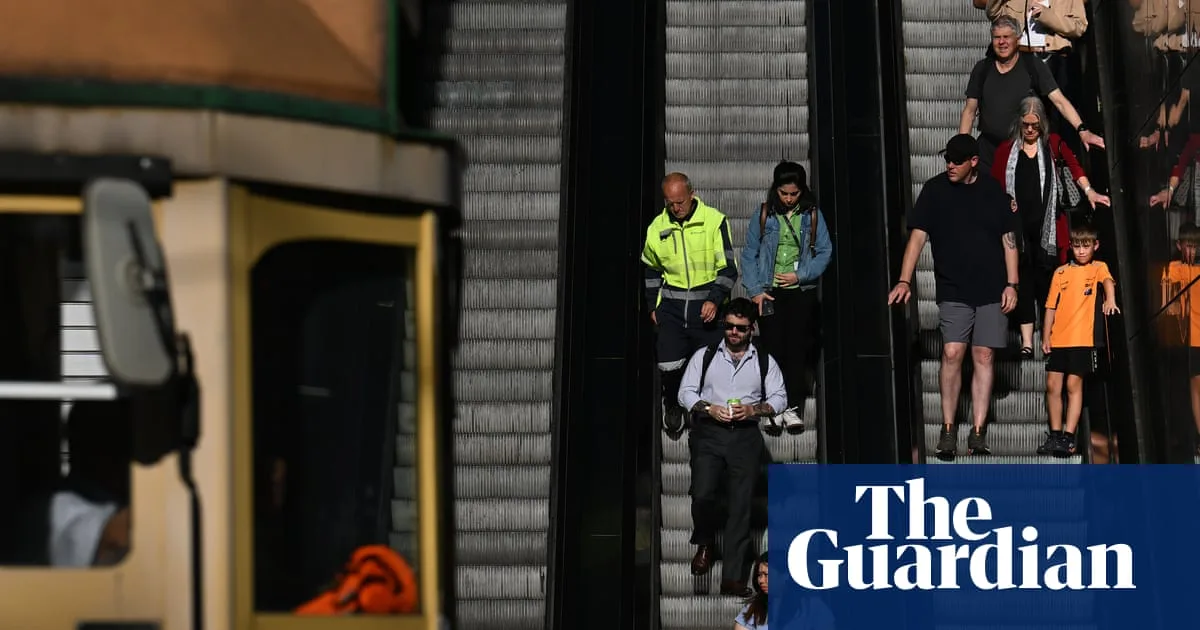 Australian Workers Secure Largest Income Share In Decade