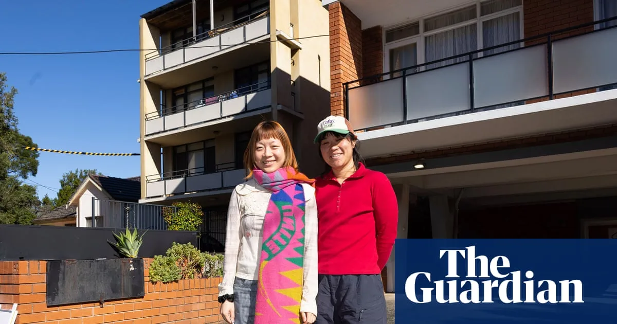 Sydney Couple Pays Nearly $1M for Flat with Broken Shower as Market Cools