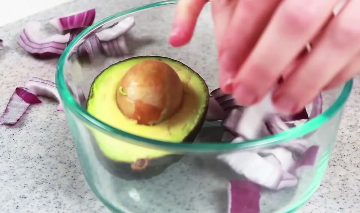 Avocado Hack: Keep Them Fresh for Weeks with an Onion