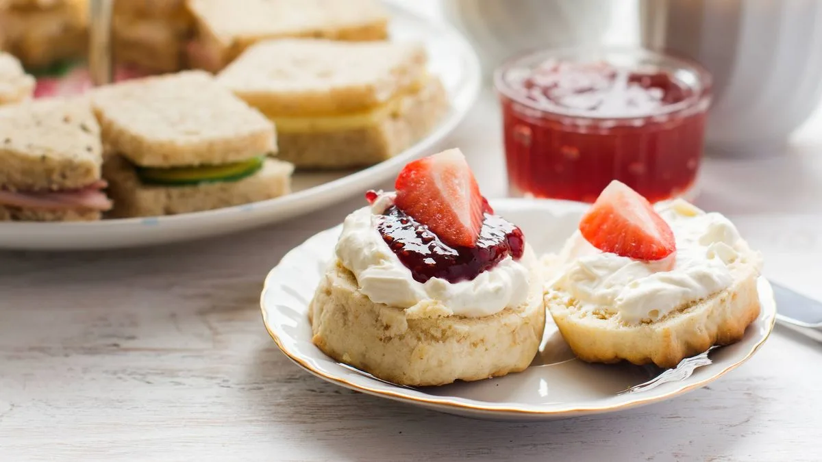 Scones will be tall and fluffy if you add common ingredient before baking