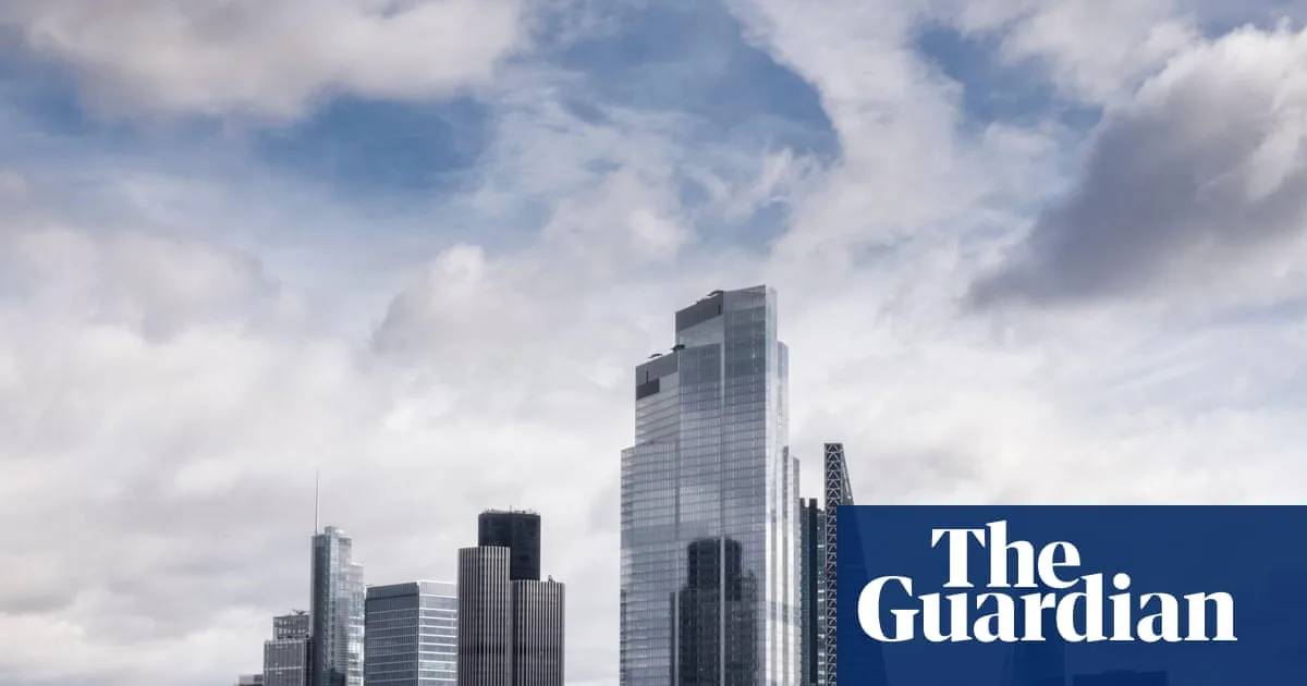 Bank of England Urged to Slow Bond Sales Amid Record Borrowing Costs