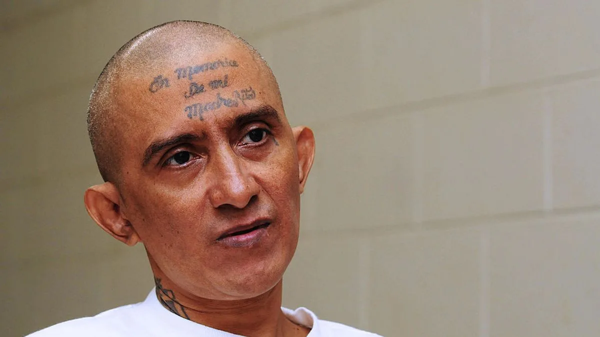 Barrio 18 Gang Leader Carlos Mojica Dies in Salvadoran Prison