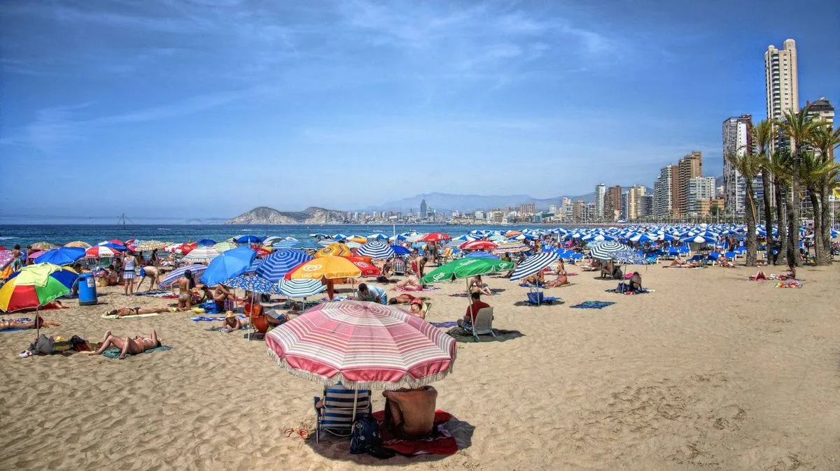 Brit in Benidorm Warns Tourists of New Clipboard Scam
