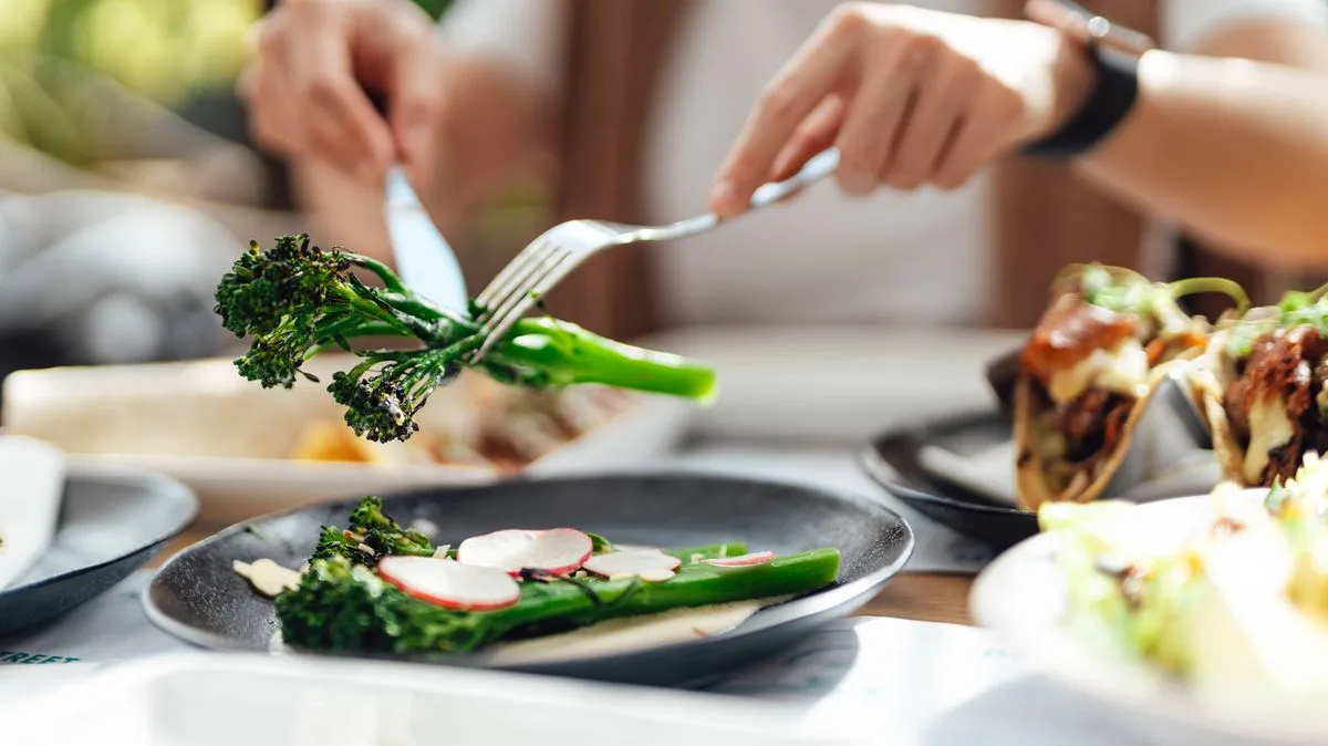 GP Reveals Best Dinner Time for Better Sleep as Clocks Spring Forward