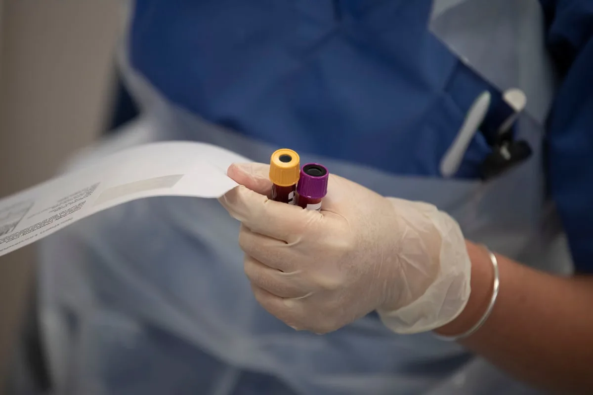 Blood test could detect Alzheimer's decades before symptoms, study suggests