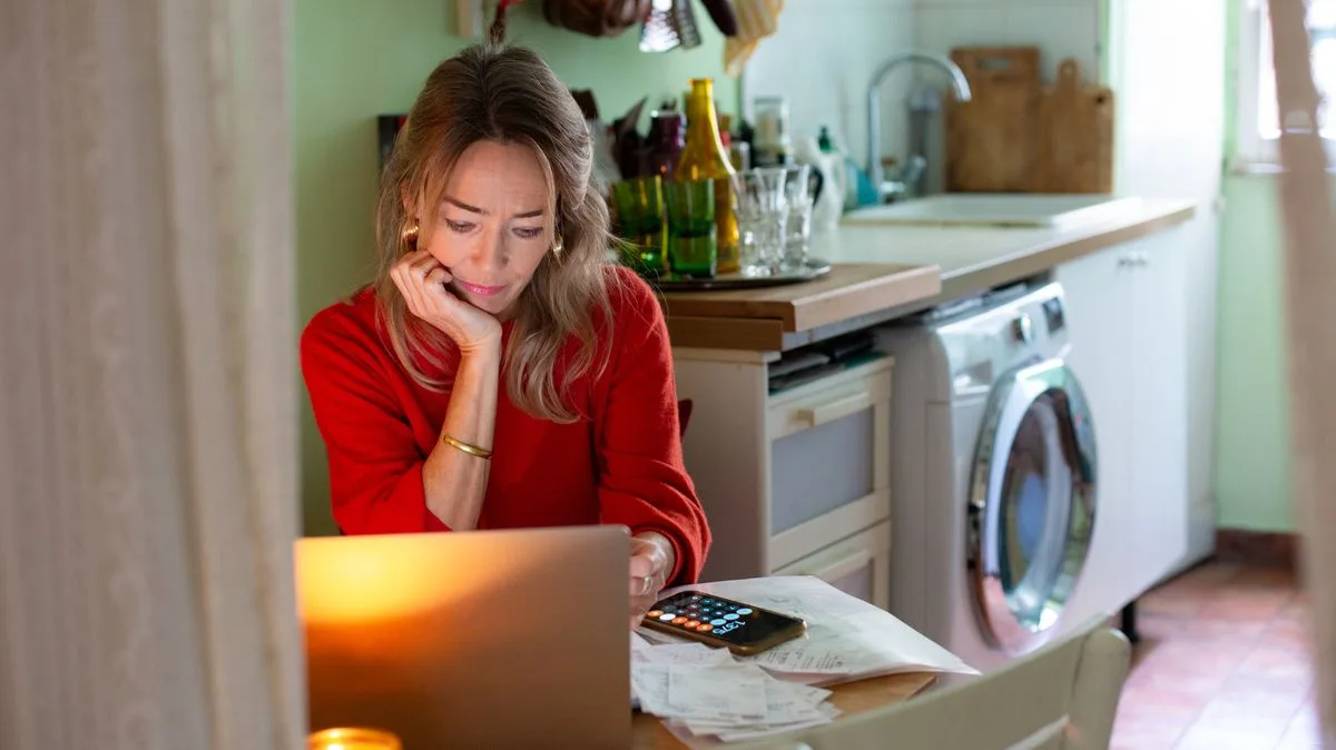 Frontline Workers Could Save Up to £200 on Energy Bills with Blue Light Card
